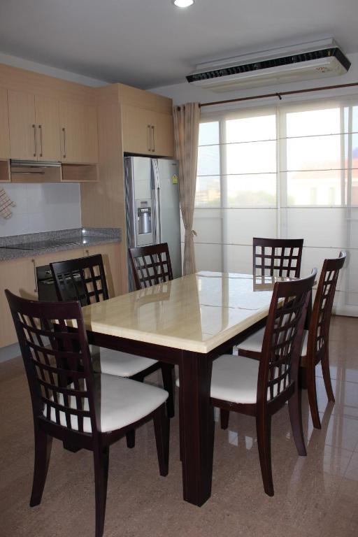 Samal Guesthouse Pattaya Rum bild