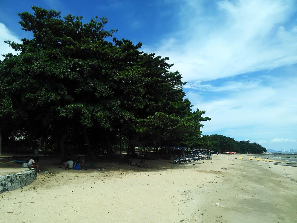 Samal Guesthouse Pattaya Exteriör bild